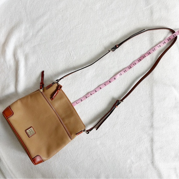 Dooney and Bourke Pebbled Leather Crossbody Bag in Sand, EUC - Picture 15 of 16